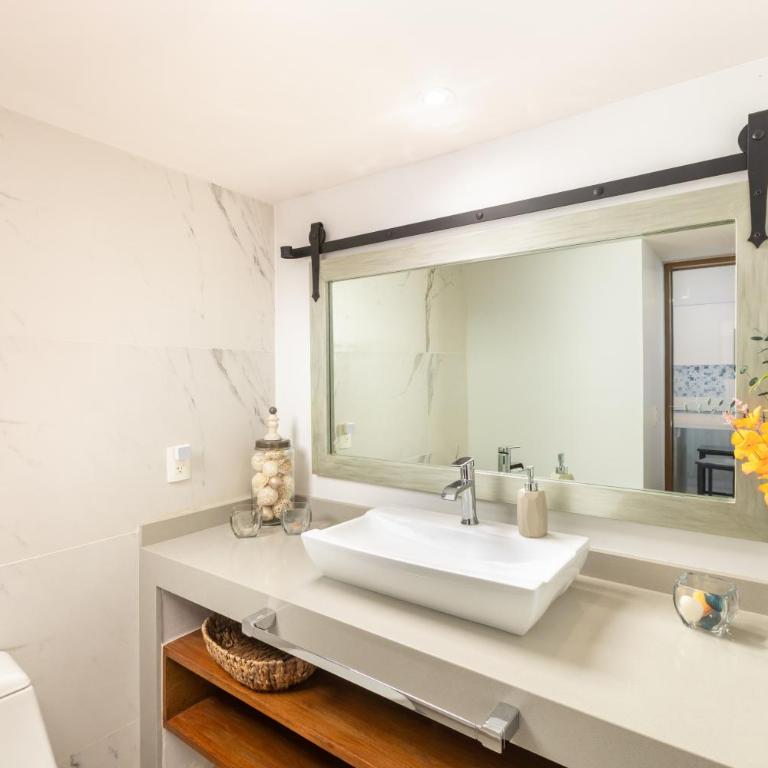 Luxury 2-Bedroom Beachfront Oasis – Two Balconies to Soak in the Views - Two-Bedroom Apartment - 27