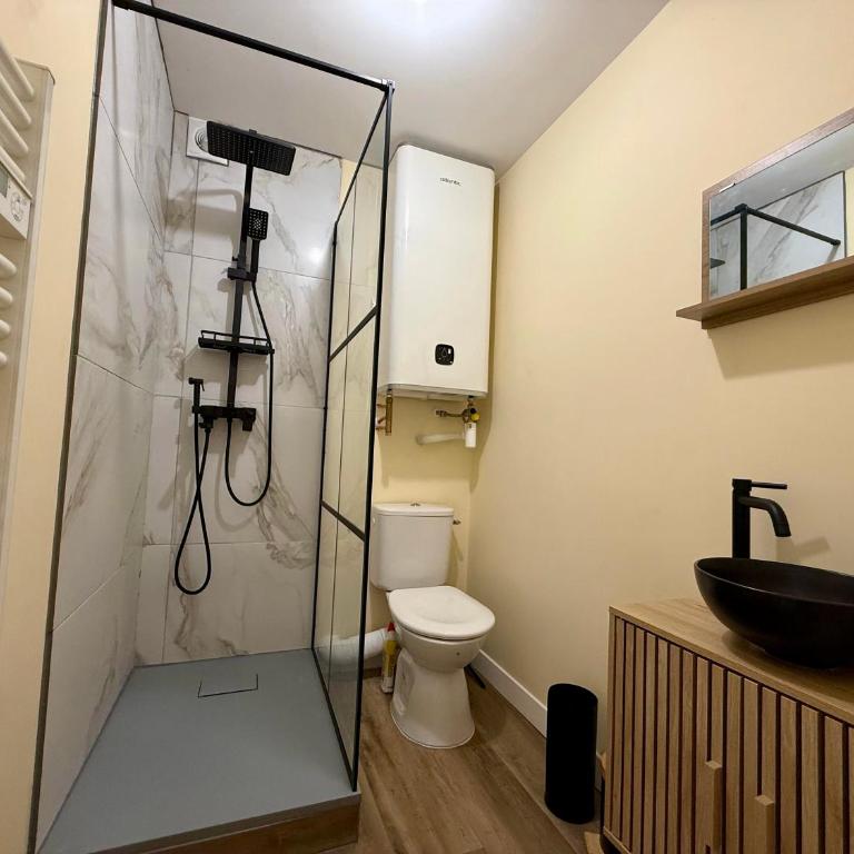 A l'ombre de la Tour - Appartement 1 Chambre de Luxe - Vue sur Jardin - 11