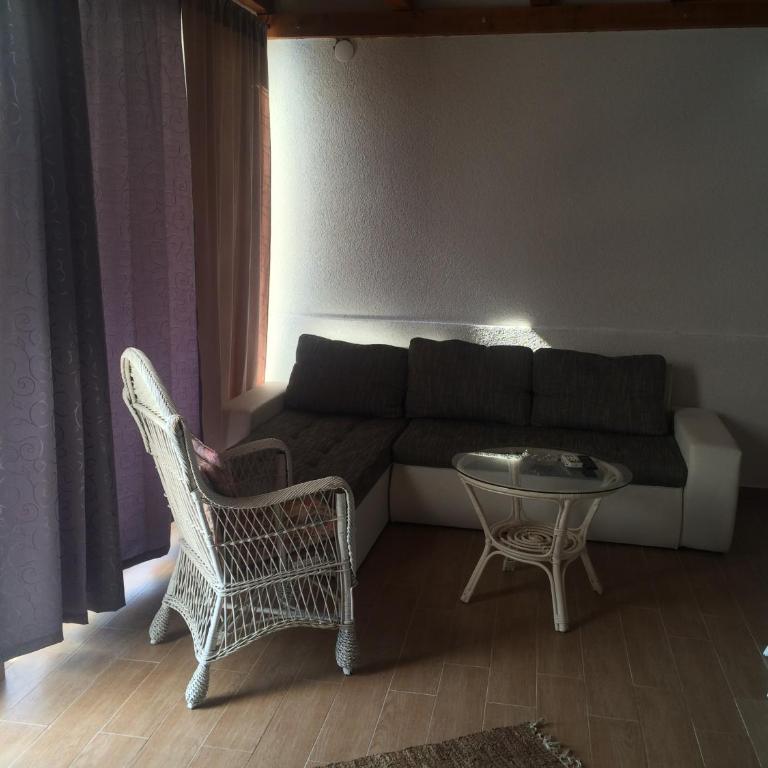 Apartments Lav Costas - Apartment with Pool View - 14