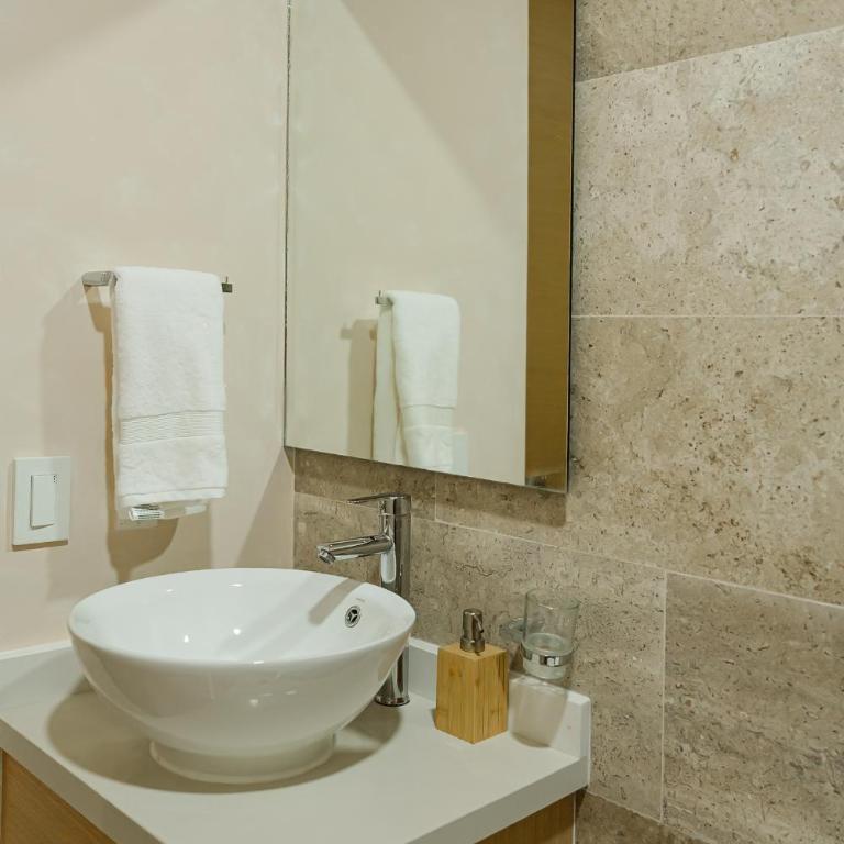 New Luxury Studio in the City Center - Studio with Terrace - 17