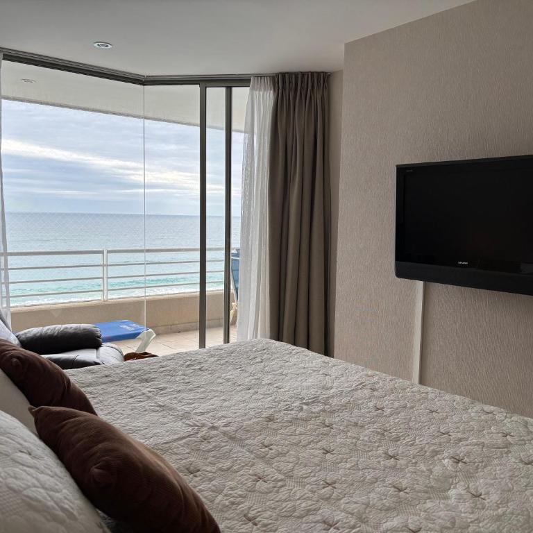 Departamento gran terraza frente al mar - Three-Bedroom Apartment - 8
