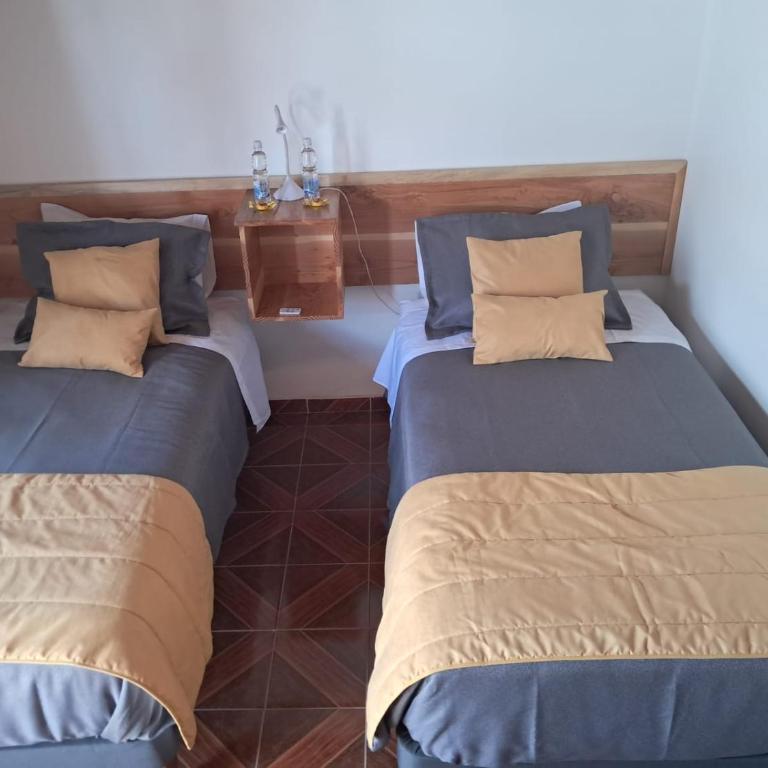 Hostal Malú - Twin Room with Private Bathroom - 7