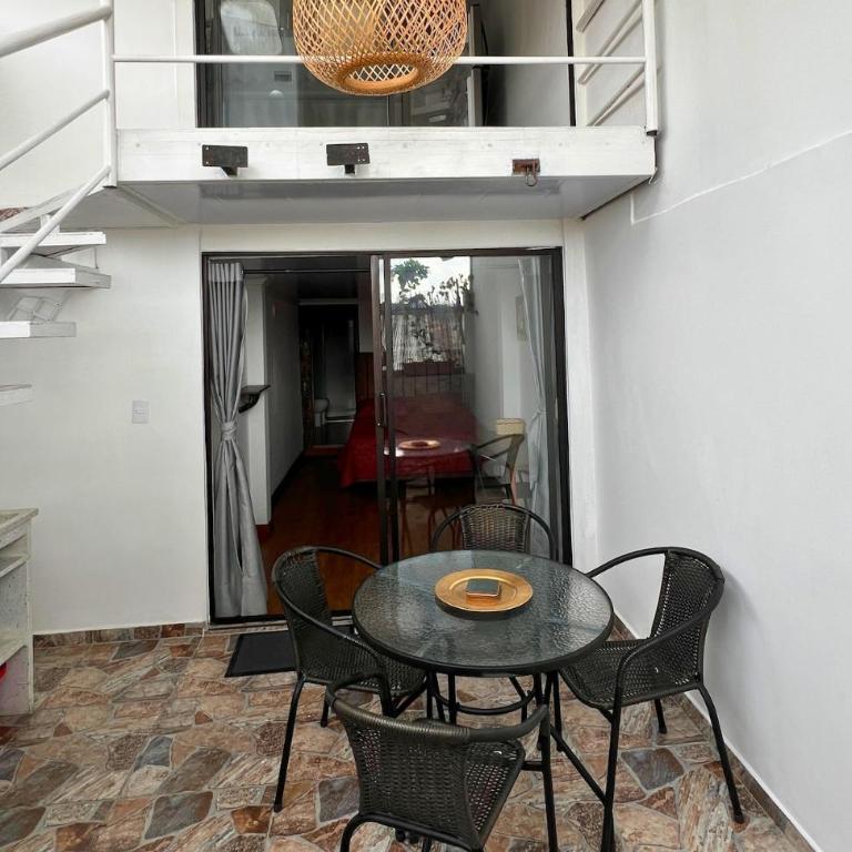 Dúplex familiar cerca al Cable y Milán con patio - Apartamento de 2 dormitorios - 10
