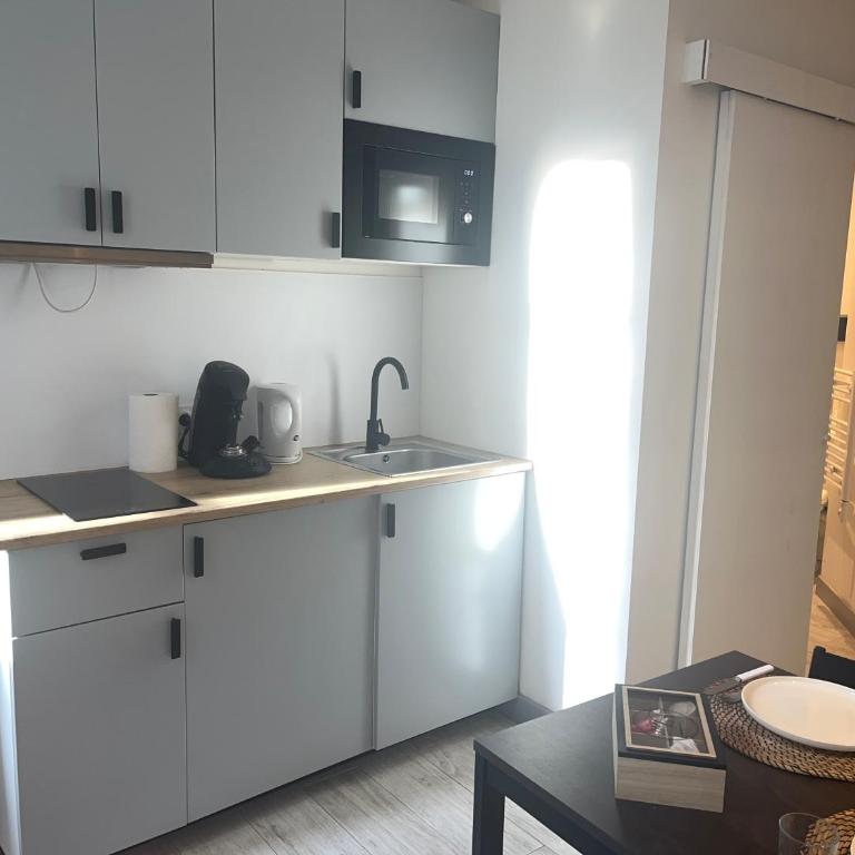 Pia - Studio 1er climatisé 2 pers - One-Bedroom Apartment - 4