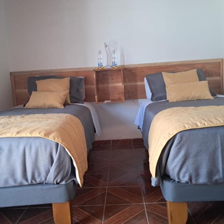 Hostal Malú - Twin Room with Private Bathroom - 3