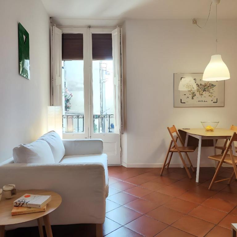 Cute 1 bedroom apt. Super central location. R.K - Apartment - 18