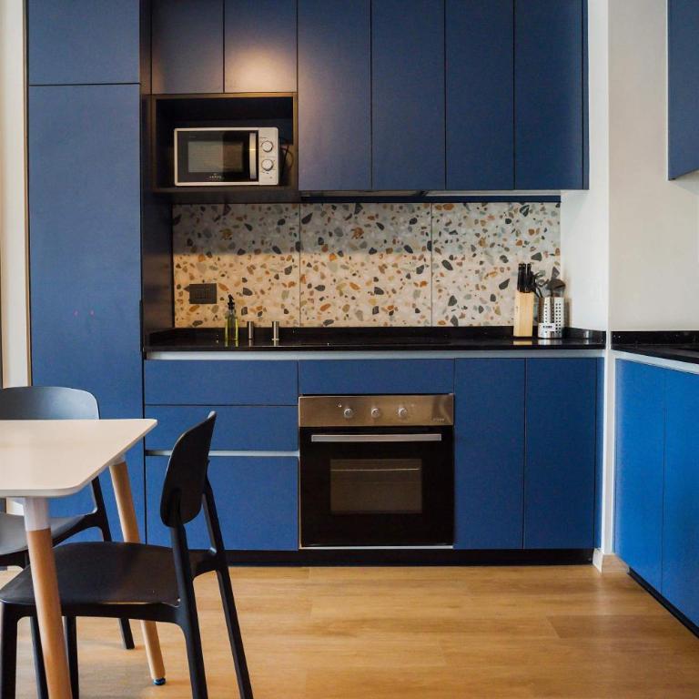 Chic 2BR Retreat for 5 in Vibrant Las Condes Oasis - Apartment - 4