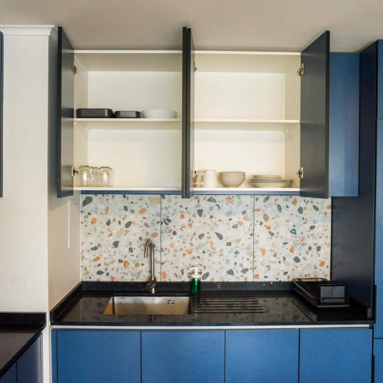 Chic 2BR Retreat for 5 in Vibrant Las Condes Oasis - Apartment - 34