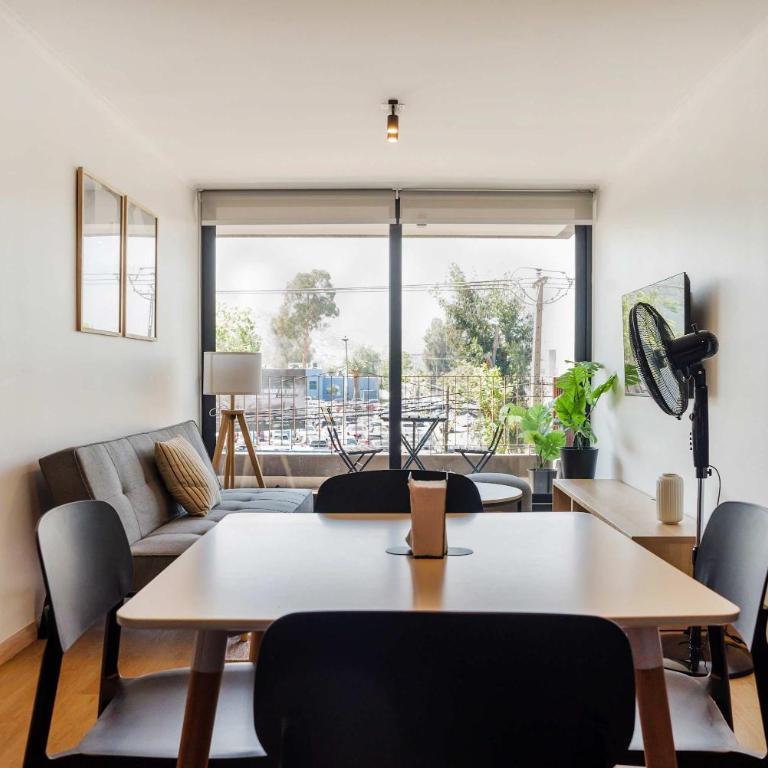 Chic 2BR Retreat for 5 in Vibrant Las Condes Oasis - Apartment - 1