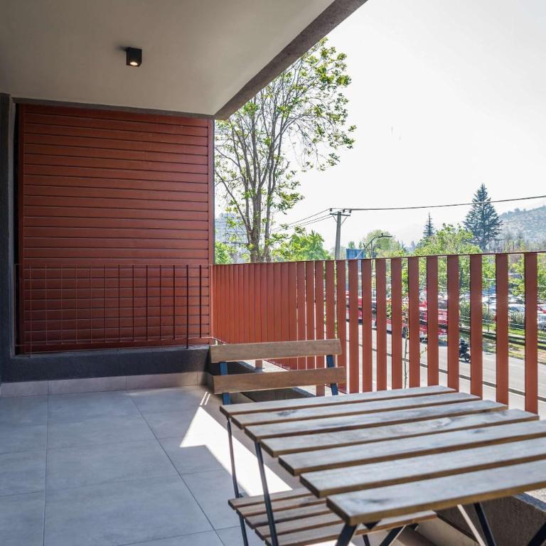 Chic 2BR Retreat for 5 in Vibrant Las Condes Oasis - Apartment - 2