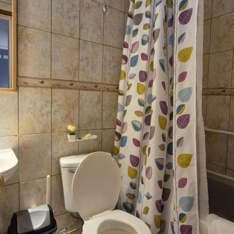 Hostal La Base - Habitación Familiar - 3