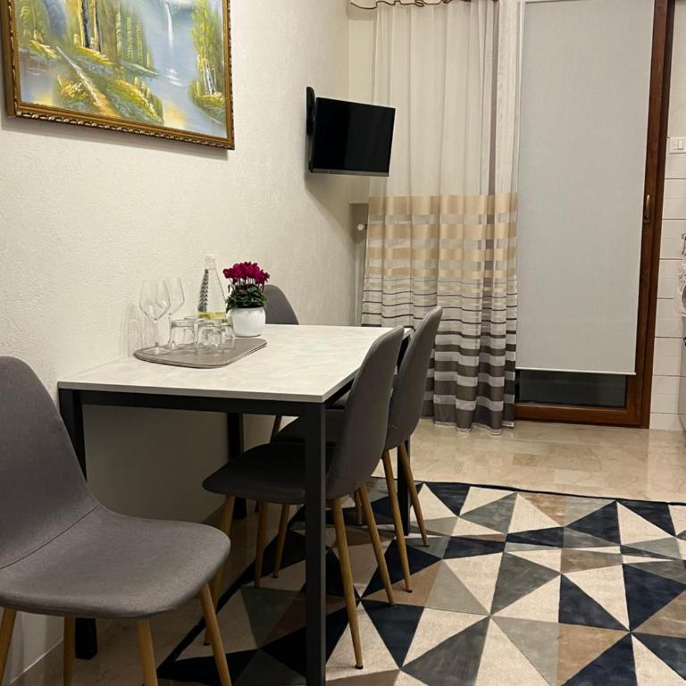 Stefany house - Appartamento con 2 Camere da Letto - 13
