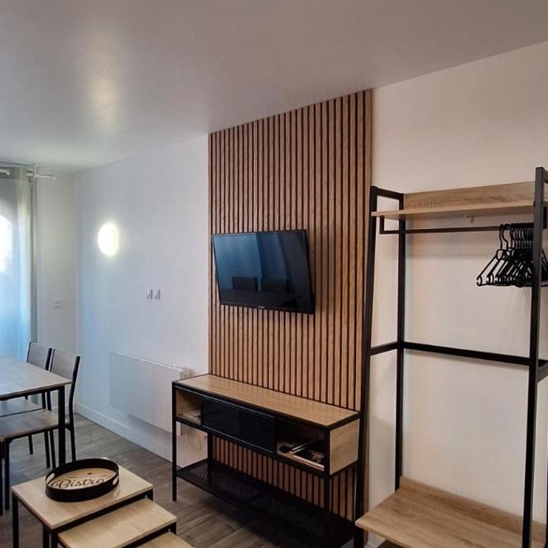 Studio rénové 200 m de la plage avec parking privé - Monolocale - 7