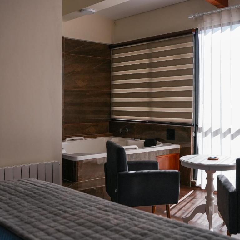 Hotel Mitru - Habitación Doble Deluxe con bañera - 1