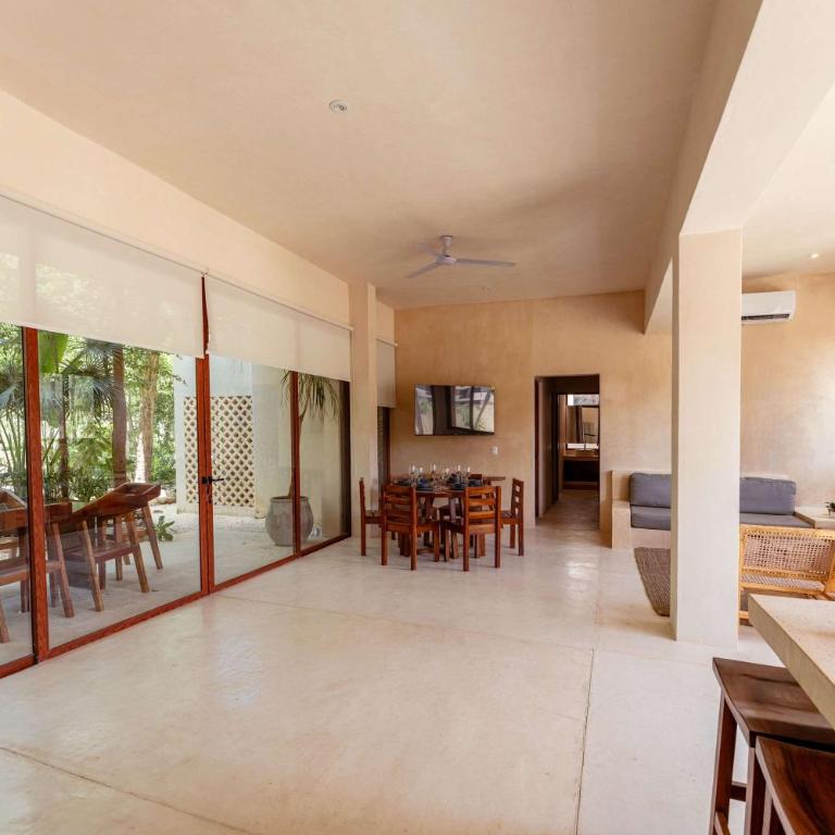 Luxe Ground-Floor 3BR Jungle Haven with Plunge Pool - Apartamento - 10