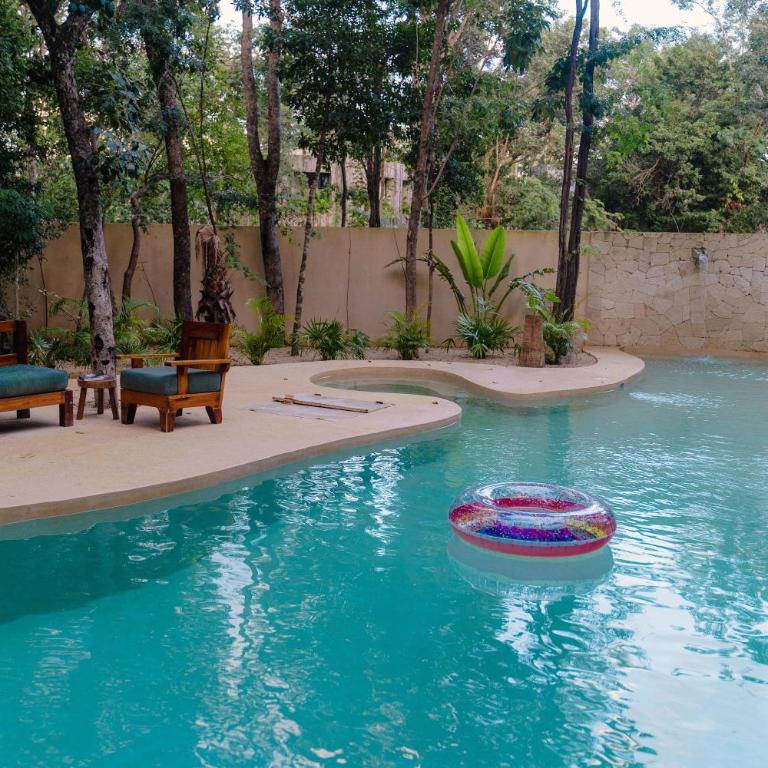 Luxe Ground-Floor 3BR Jungle Haven with Plunge Pool - Apartamento - 28