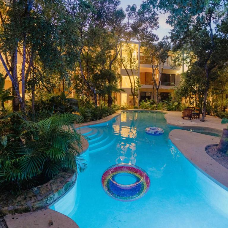 Luxe Ground-Floor 3BR Jungle Haven with Plunge Pool - Apartamento - 34