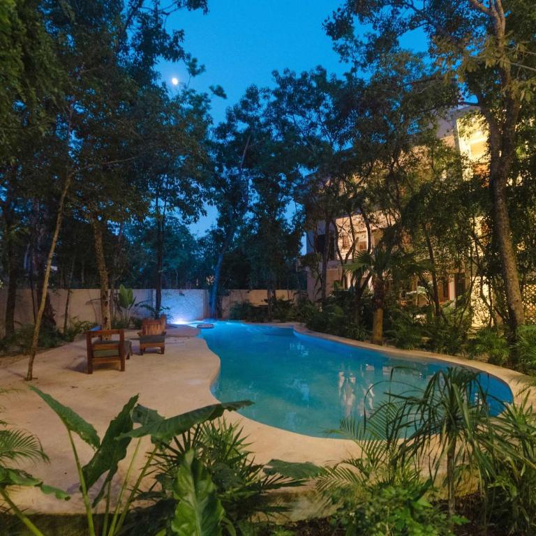 Luxe Ground-Floor 3BR Jungle Haven with Plunge Pool - Apartamento - 36