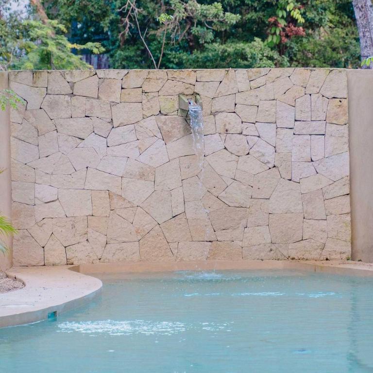 Luxe Ground-Floor 3BR Jungle Haven with Plunge Pool - Apartamento - 38