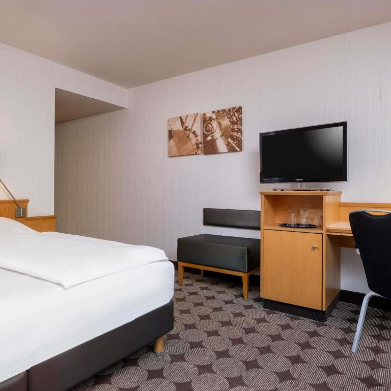 Mövenpick Hotel Nürnberg Airport - Classic Zimmer mit Kingsize-Bett - 2