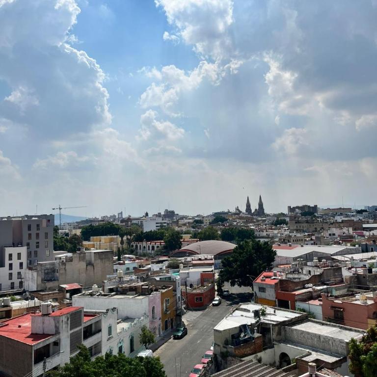 Acojedor departamento en el centro de Guadalajara - Two-Bedroom Apartment - 6
