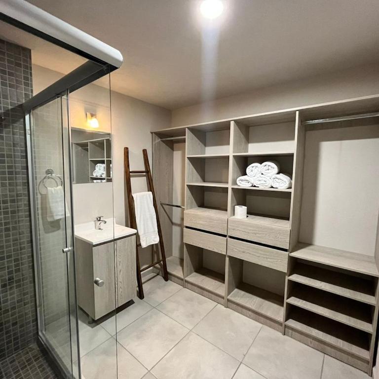 Acojedor departamento en el centro de Guadalajara - Two-Bedroom Apartment - 11