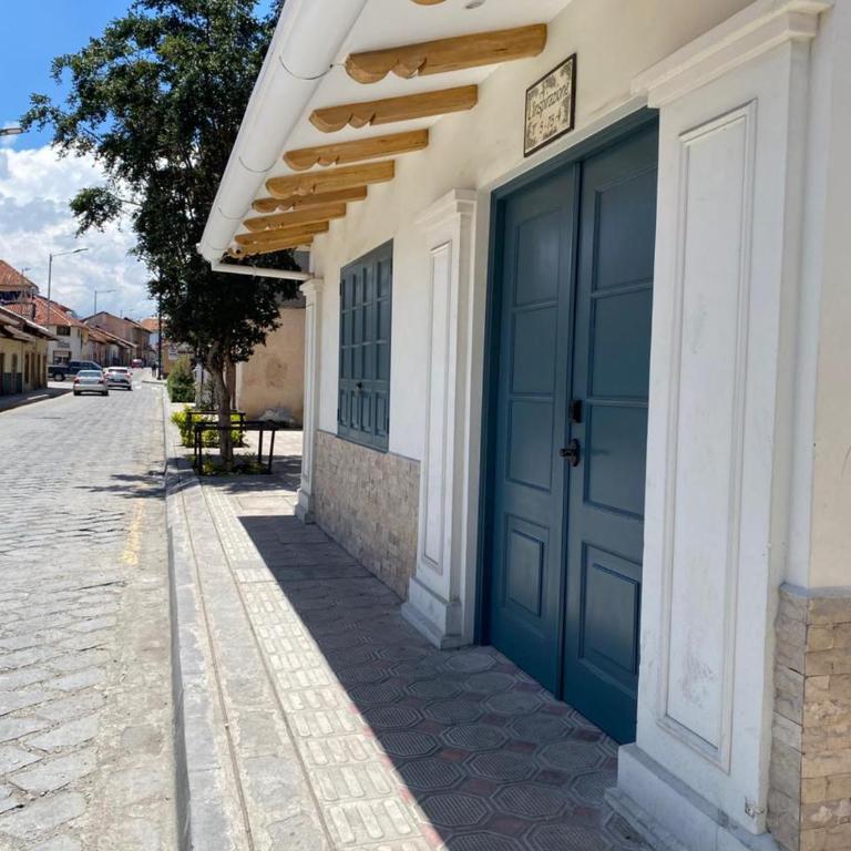 Suites Modernas Coloniales en el Centro Histórico de Cuenca - Apartamento de 1 dormitorio - 2