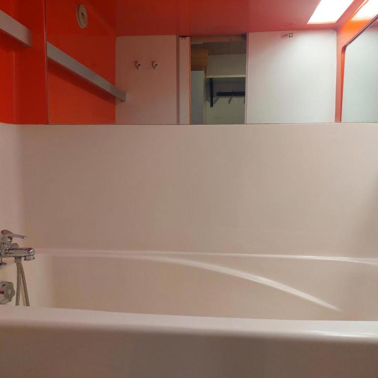 Duplex calme et lumineux avec balcon exposé sud-est - FR-1-346-594 - Studio - 10