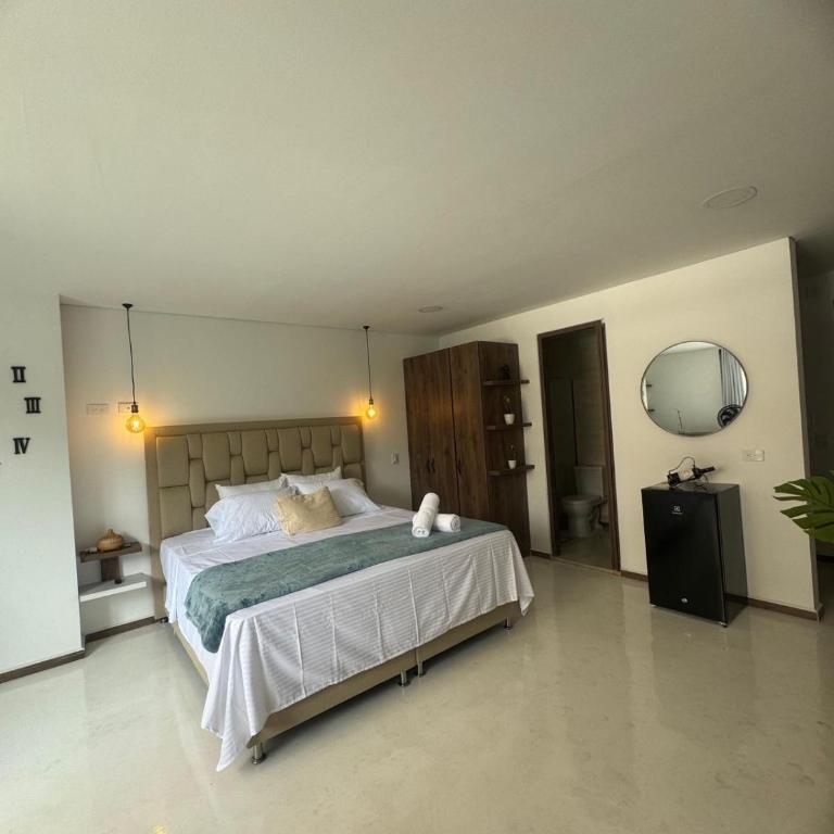Faro 201, 202, 203 Lujo en Laureles Ubicación Premium - One-Bedroom Apartment - 4