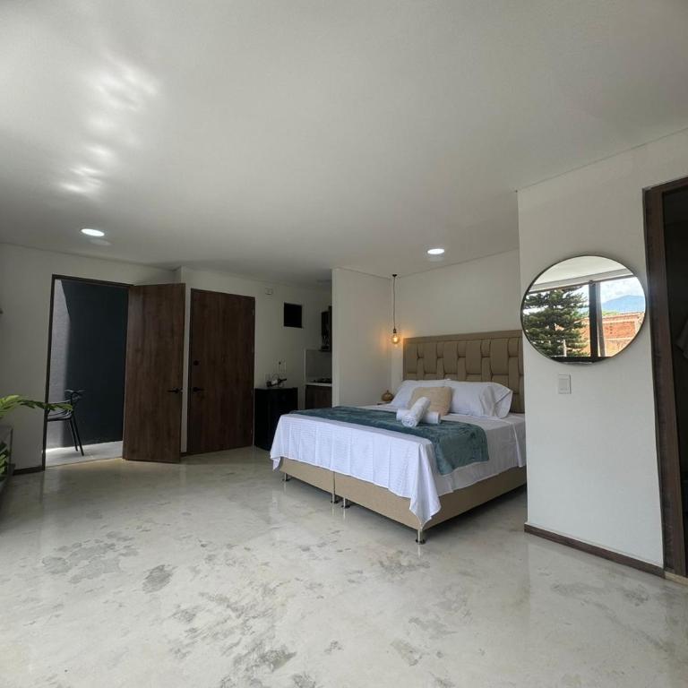 Faro 201, 202, 203 Lujo en Laureles Ubicación Premium - One-Bedroom Apartment - 4
