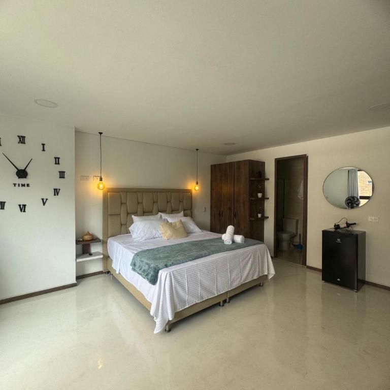 Faro 201, 202, 203 Lujo en Laureles Ubicación Premium - One-Bedroom Apartment - 10