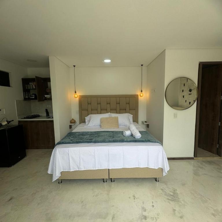 Faro 201, 202, 203 Lujo en Laureles Ubicación Premium - One-Bedroom Apartment - 7