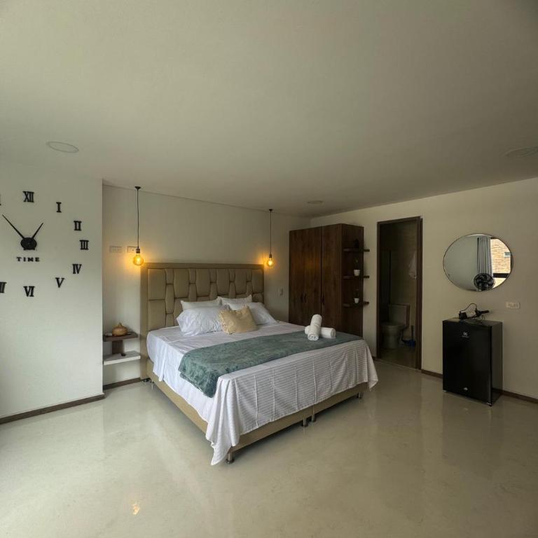 Faro 201, 202, 203 Lujo en Laureles Ubicación Premium - One-Bedroom Apartment - 14