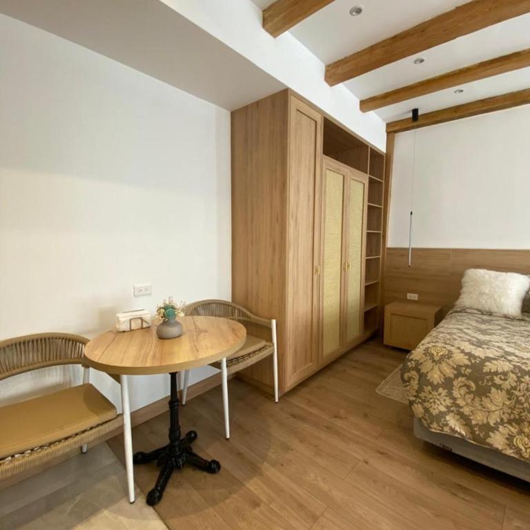 Suites Modernas Coloniales en el Centro Histórico de Cuenca - Apartamento Deluxe - 15