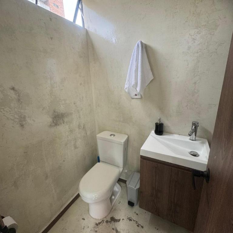 22 Comfort and style in Medellín Laureles - One-Bedroom Apartment - 16