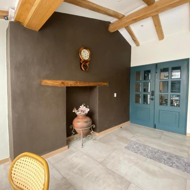 Suites Modernas Coloniales en el Centro Histórico de Cuenca - Apartamento Deluxe - 34