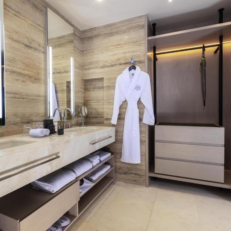 SLS Cancun - Deluxe One Bedroom Suite - Ocean Front Double - 5