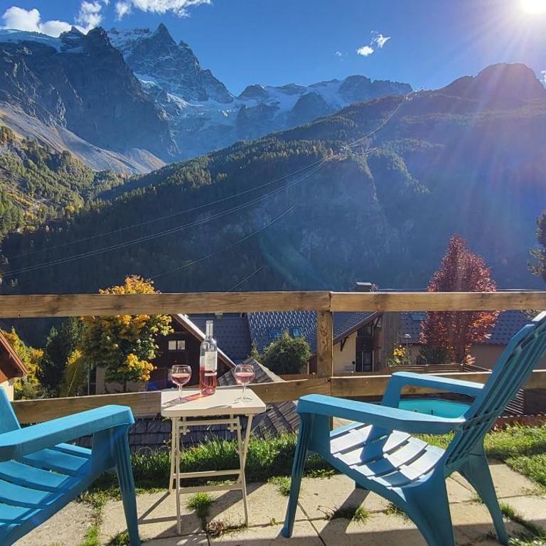 Mountain Lodge in Alps-chez Philippe, Panoramic-Village, Renting, view over Glaciers - Chalet GRAND AIGLE n°2 Two bedroom and mezzanine with private terrace and glacier view - 15