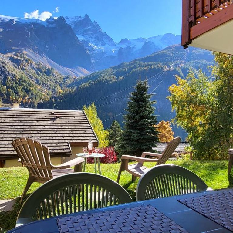 Mountain Lodge in Alps-chez Philippe, Panoramic-Village, Renting, view over Glaciers - Chalet GRAND AIGLE n°5 Two bedroom and mezzanine with private terrace and glacier view - 15