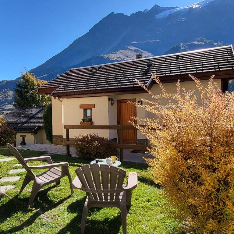 Mountain Lodge in Alps-chez Philippe, Panoramic-Village, Renting, view over Glaciers - Chalet GRAND AIGLE n°8 Two bedroom and mezzanine with private terrace and glacier view - 19