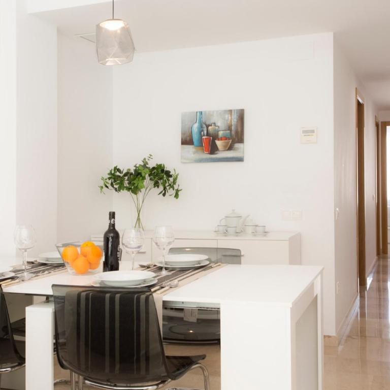 SingularStays Na Jordana - Three-Bedroom Apartment - 7