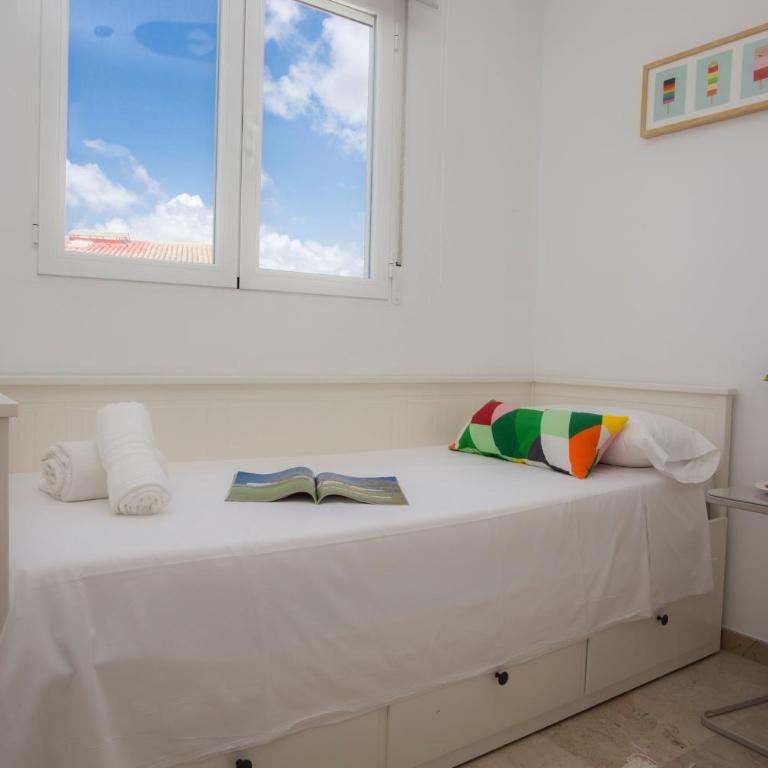 SingularStays Na Jordana - Three-Bedroom Apartment - 30