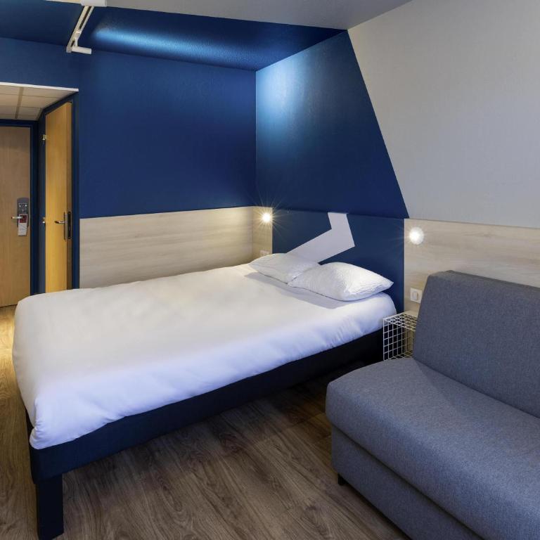 ibis Budget Millau Viaduc - Chambre Familiale avec 1 Lit Double et 2 Lits Simples - 3