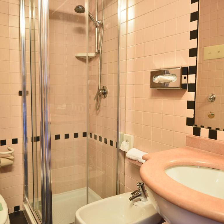 Hotel Carlton - Camera Matrimoniale Standard - 8