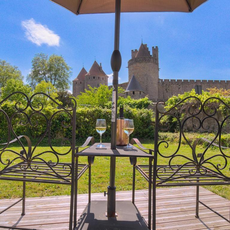 GOOD KNIGHT - Chambre Double - Vue sur Château - 3