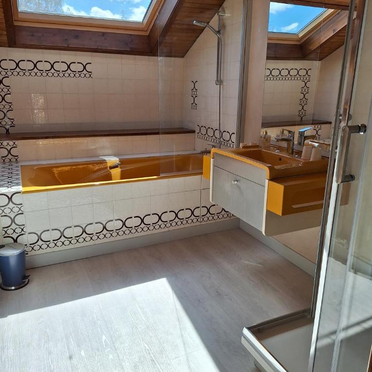 La Source de La Chapelaine - Chambre Double Standard avec Salle de Bains Commune - 1