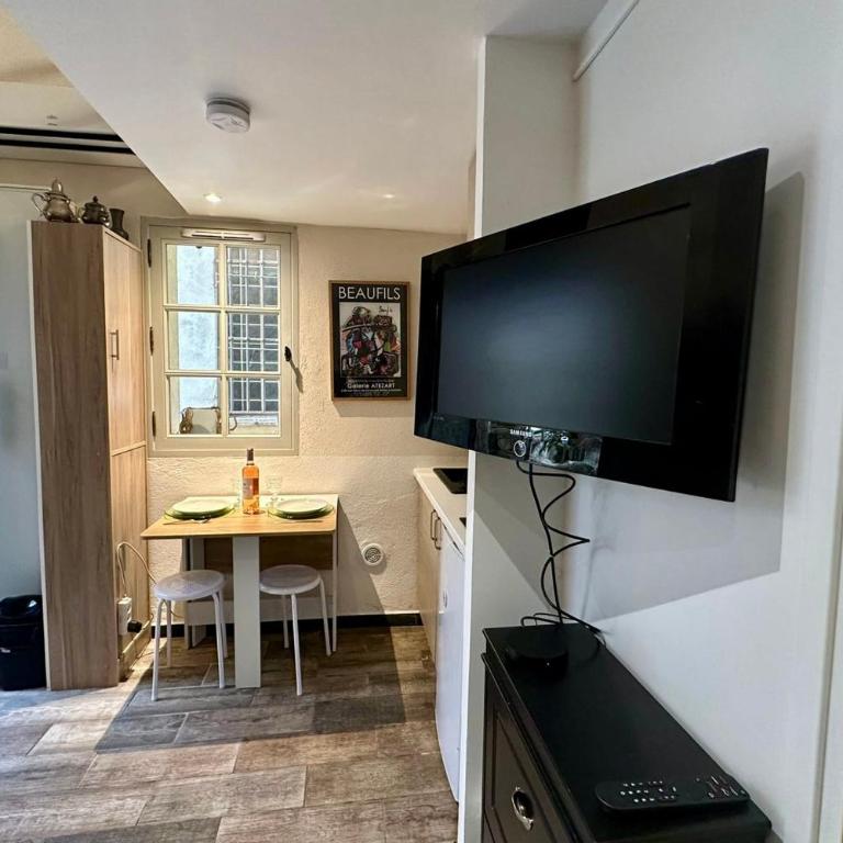 Charming little duplex Historic center! - Apartamento de 1 dormitorio - 13