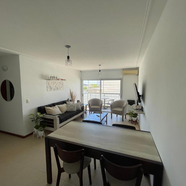 Costanera - Apartamento de 2 dormitorios - 83