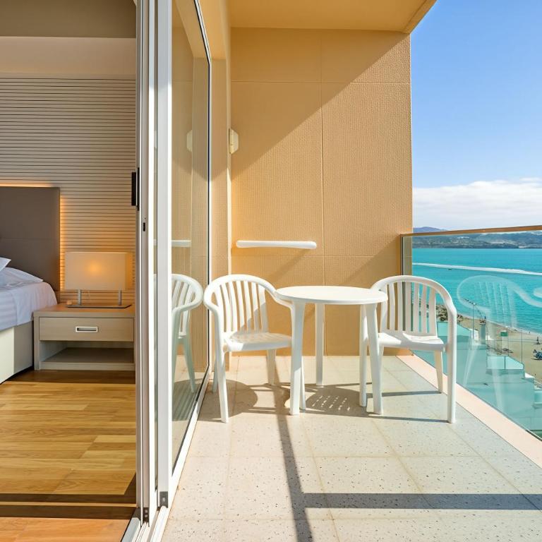 Bull Reina Isabel & Spa - Habitación Doble con vistas al mar y acceso gratuito al spa - 2 camas - 4