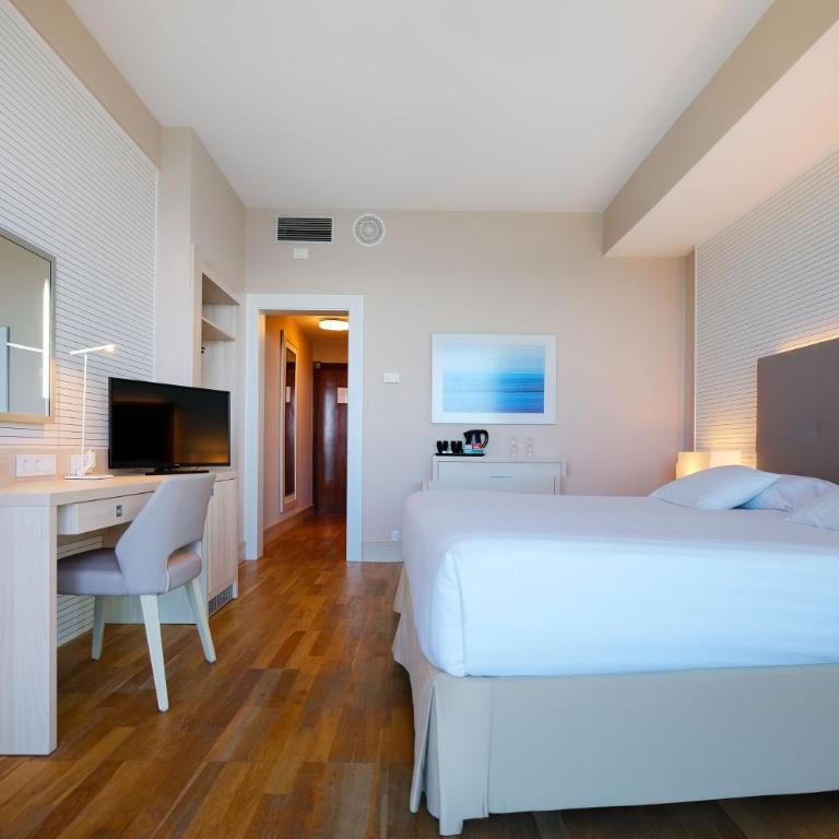 Bull Reina Isabel & Spa - Habitación Doble con vistas al mar y acceso gratuito al spa - 2 camas - 5